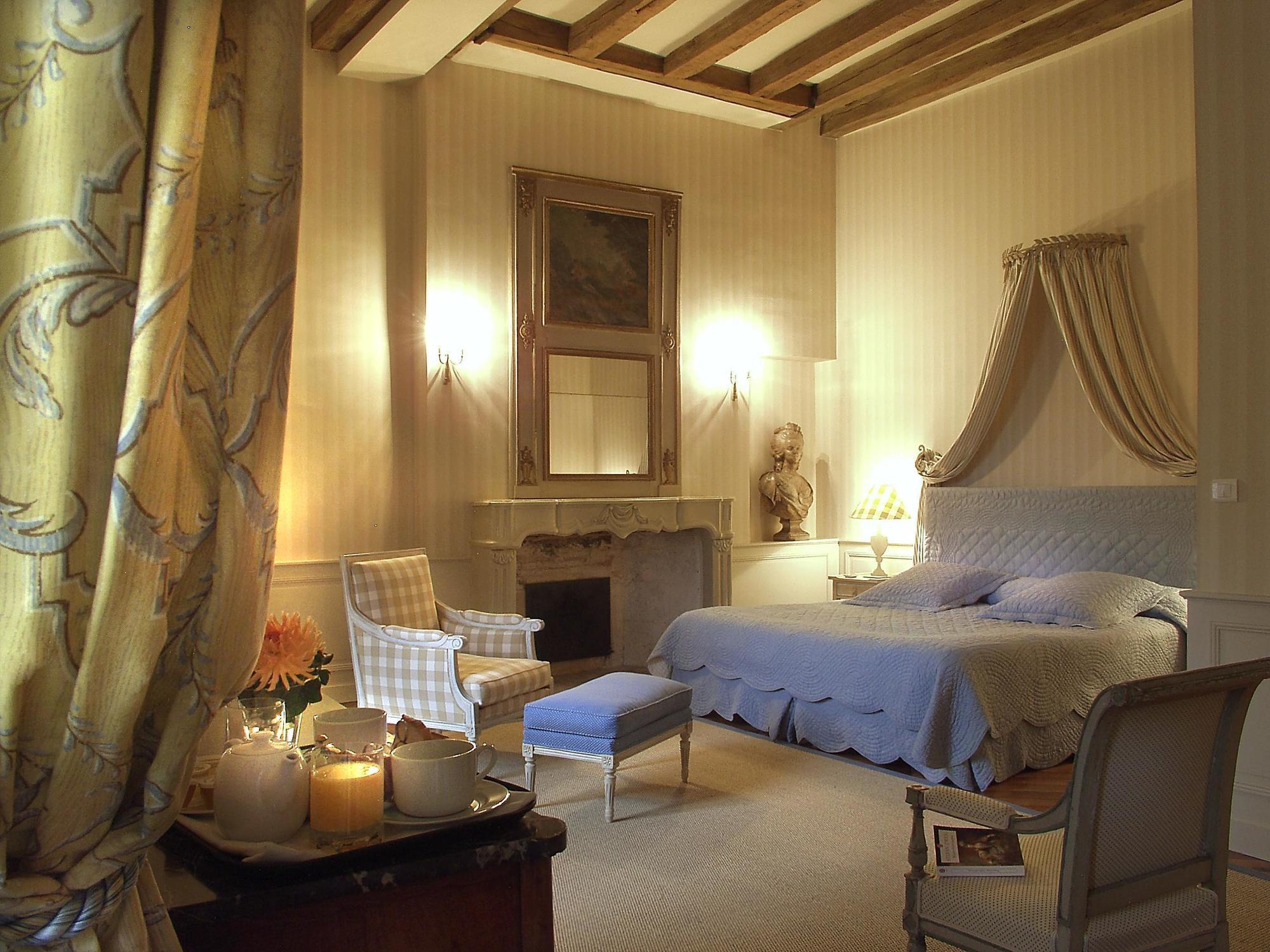 ホテルChateau De Reignac エクステリア 写真