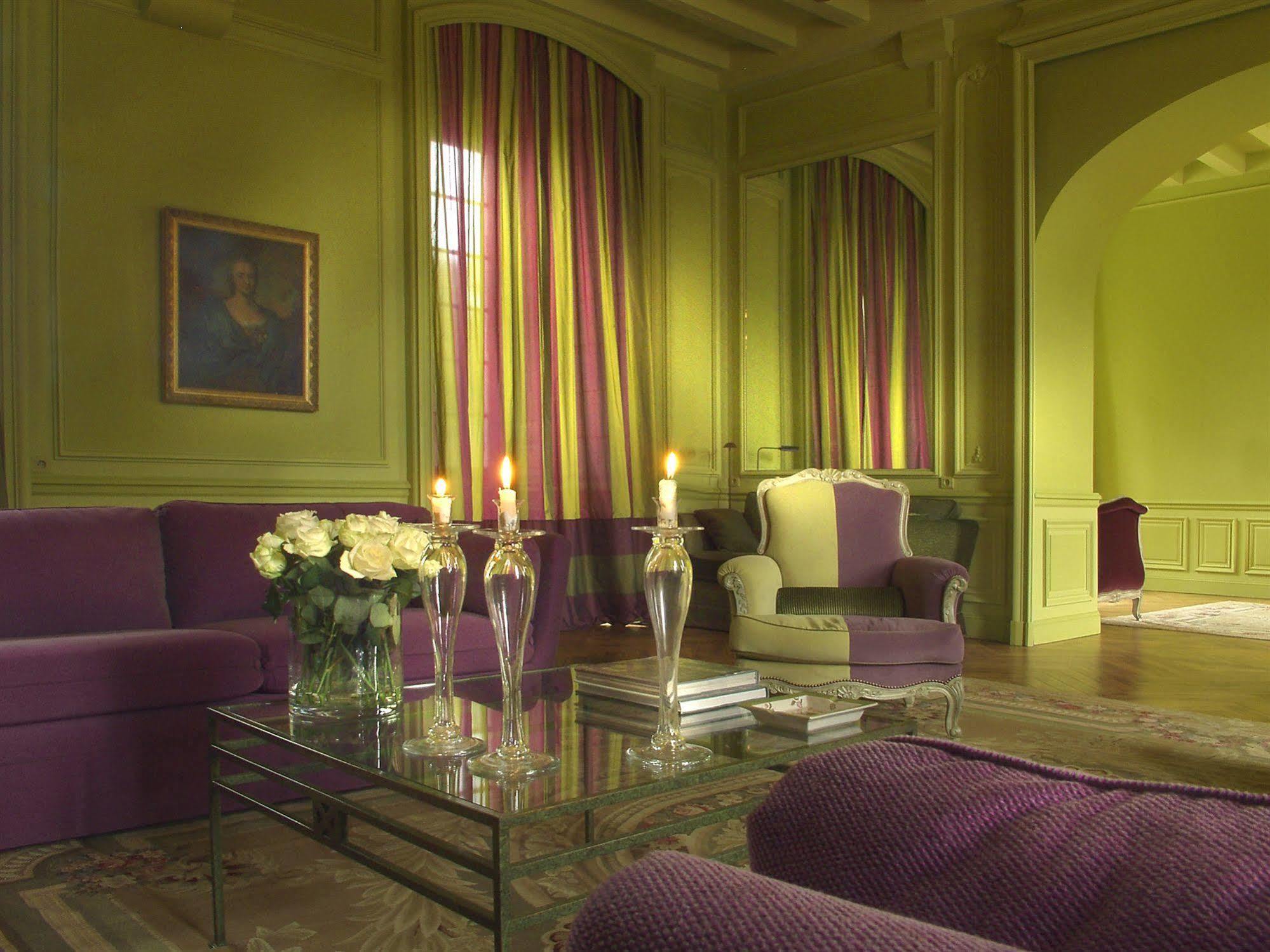 ホテルChateau De Reignac エクステリア 写真